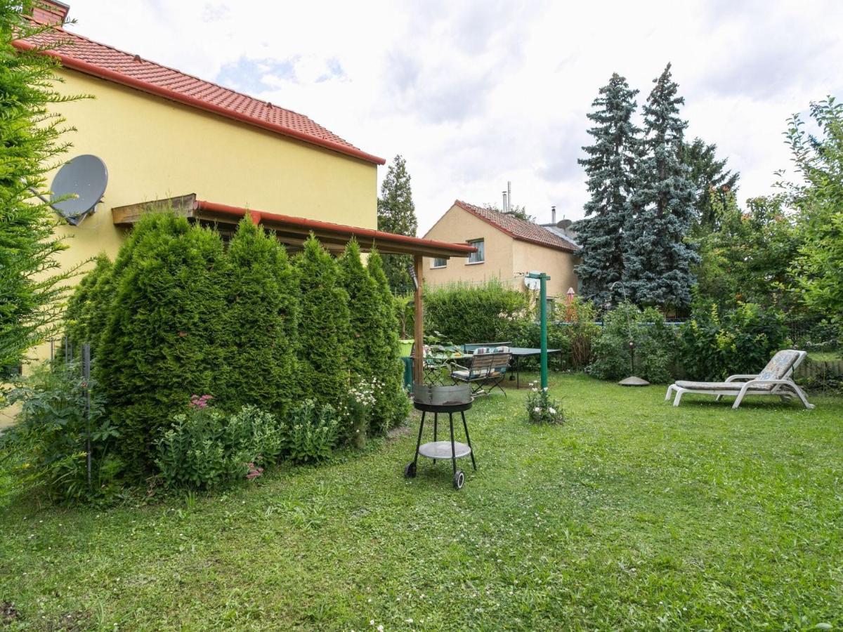 Lively Holiday Home In Wien With Private Garden エクステリア 写真