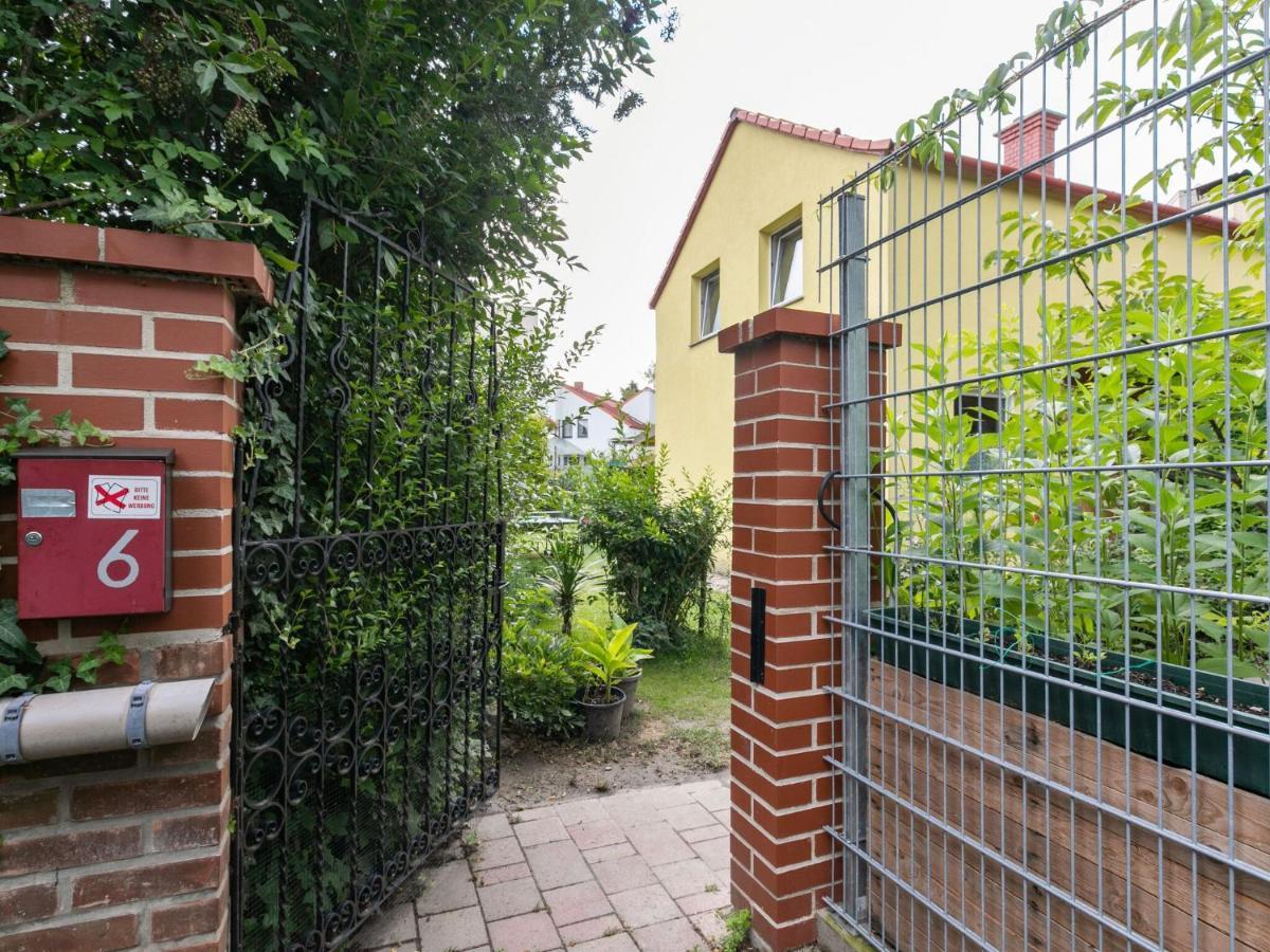 Lively Holiday Home In Wien With Private Garden エクステリア 写真