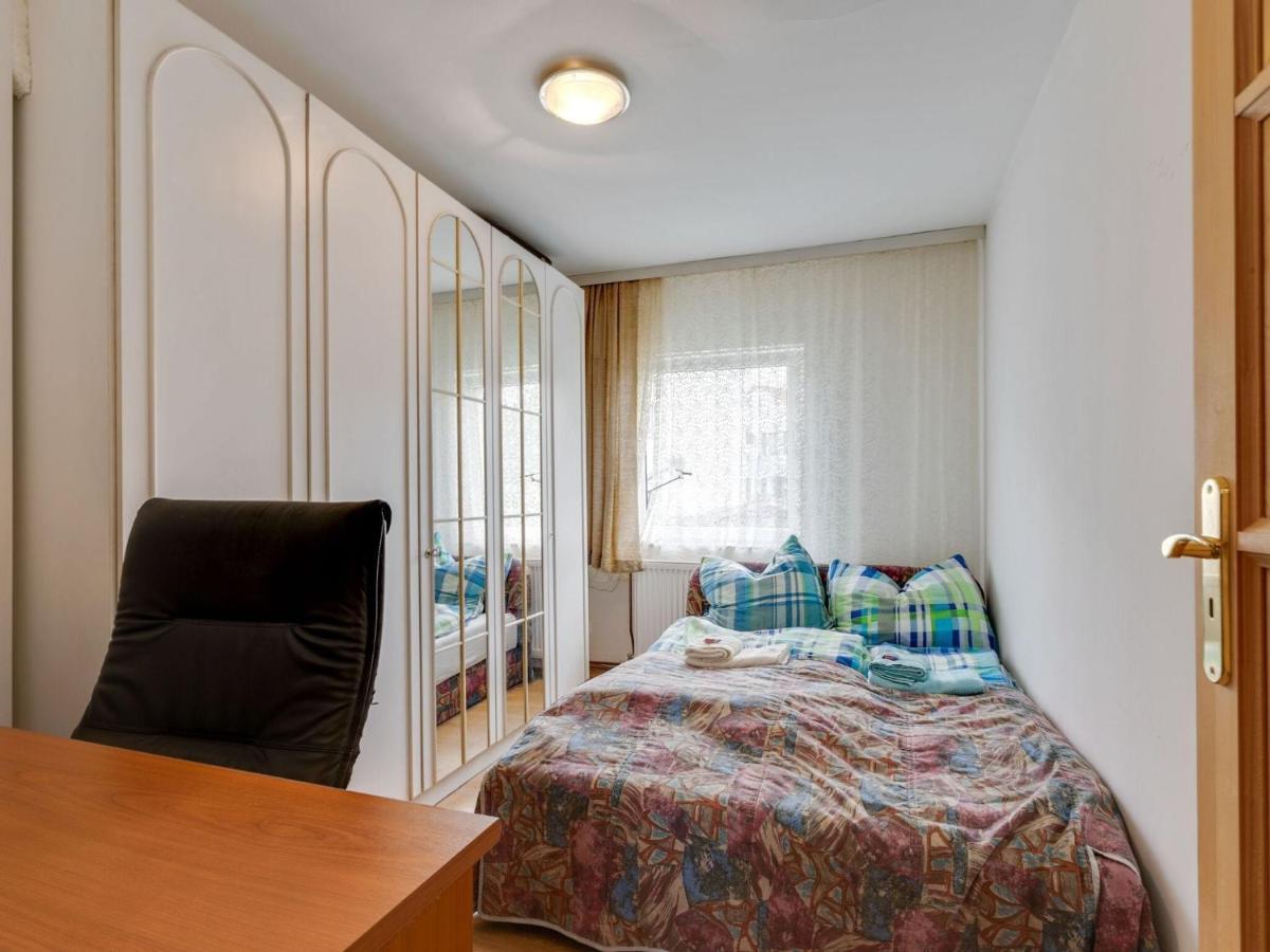 Lively Holiday Home In Wien With Private Garden エクステリア 写真